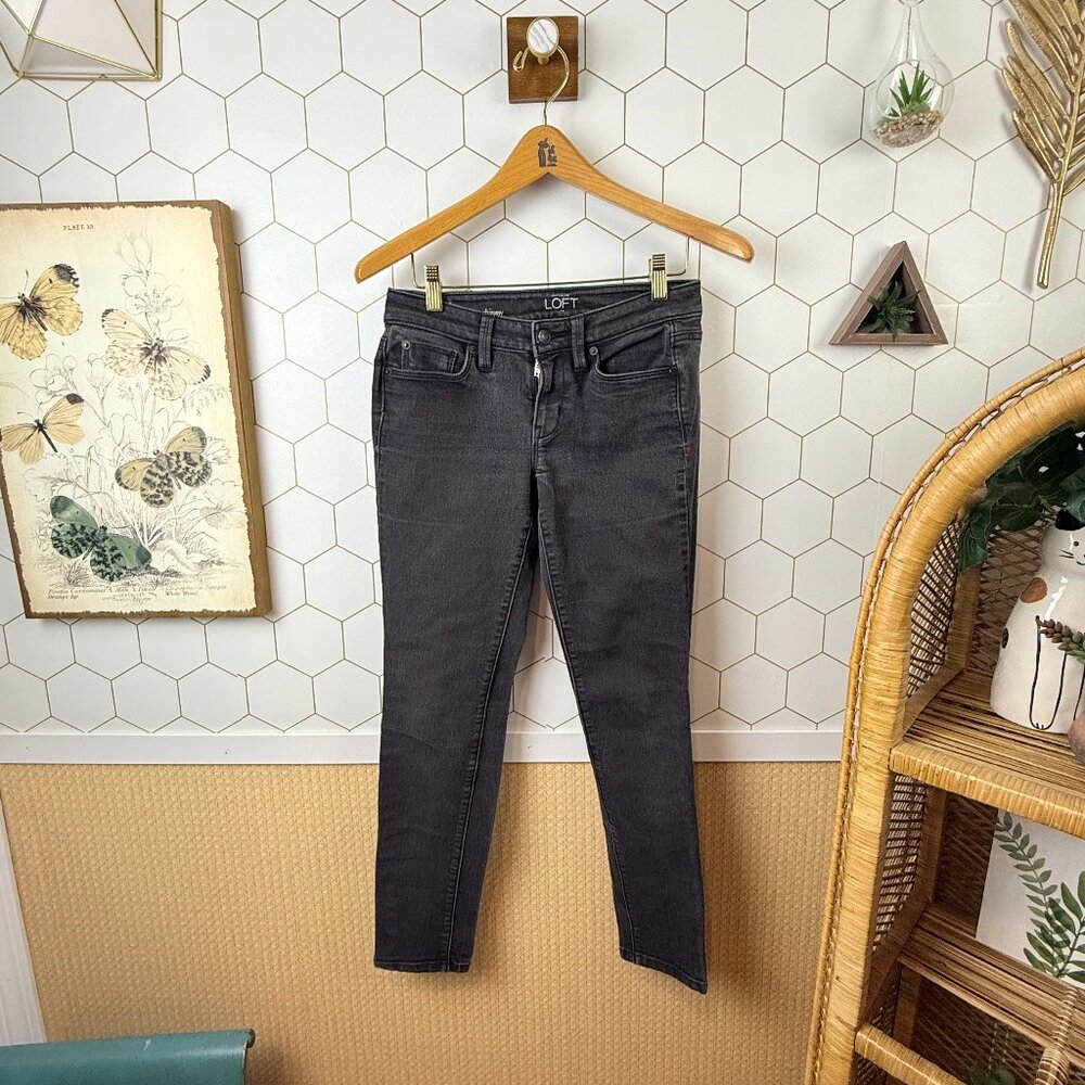 LOFT Gray Skinny Jeans – Size 2P | Petite Fit, Classic Everyday Denim
